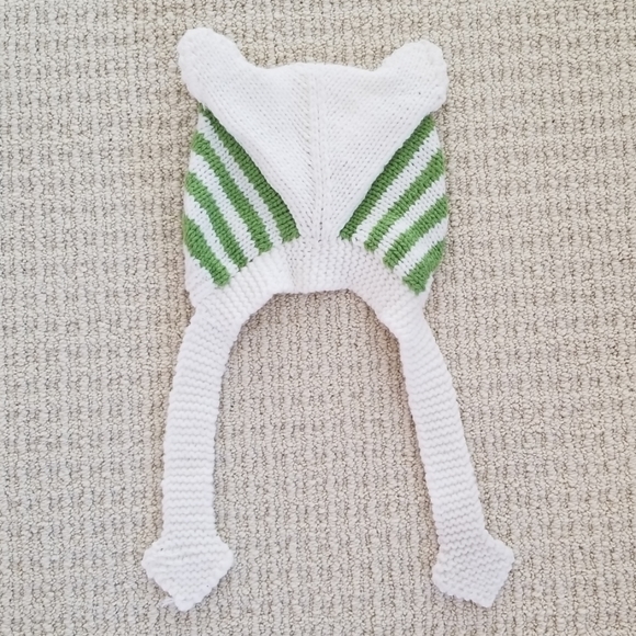 ๐3 for $10๐ NWOT Cat Beanie - Picture 2 of 4